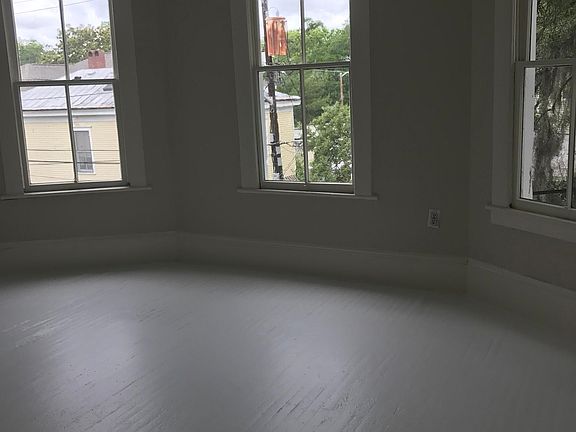 3rd image of 117 W 36th St #B