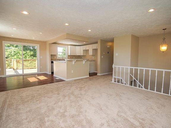 4th image of 350 Sunset Hills Dr