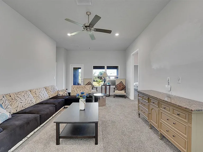 8600 Merano Ave — Photo 4
