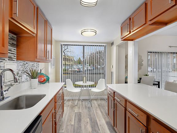 3rd image of 6034 Richmond Hwy #4932699