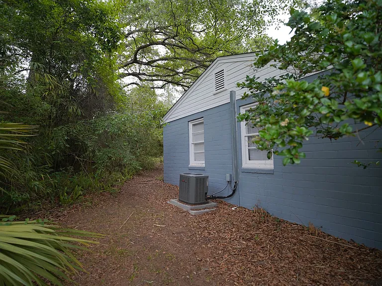 1308 Coleman St — Photo 21