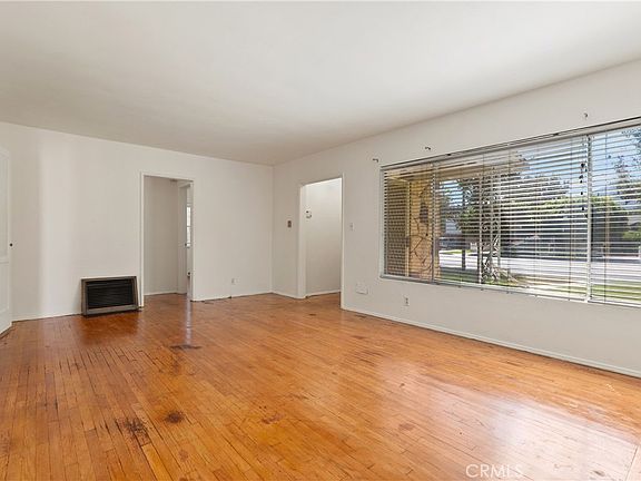 4th image of 1815 W Riverside Dr