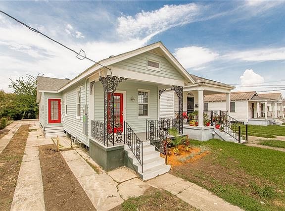 4th image of 1626 Piety St