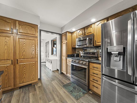 5th image of 1317 Adare Rd