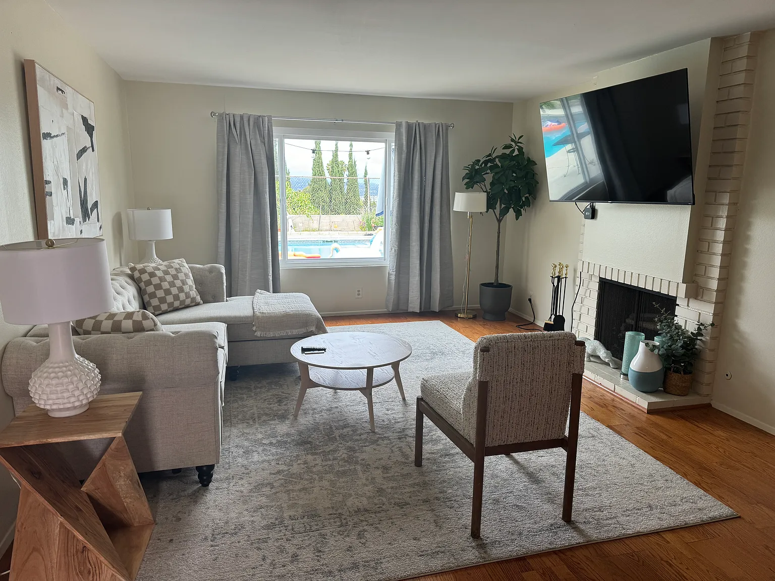 3 bed, 1760 sqft, $4,500 — Photo 2