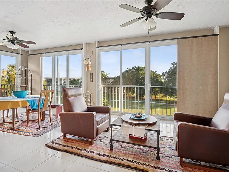 4112 W Palm Aire Dr #124A — Photo 17