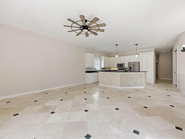 25820 Creekbend Dr — Photo 9