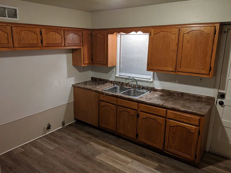 9215 Outerbelt Ct — Photo 3