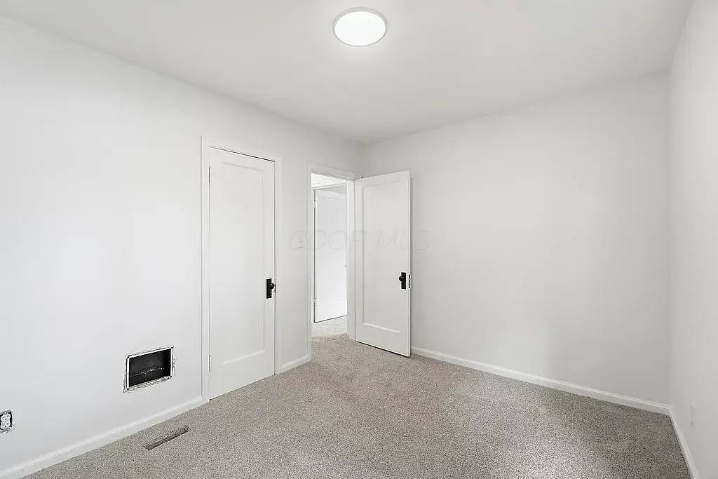 3 bed, 820 sqft, $1,700 — Photo 1