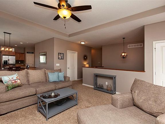5th image of 1320 SE Waddell Way