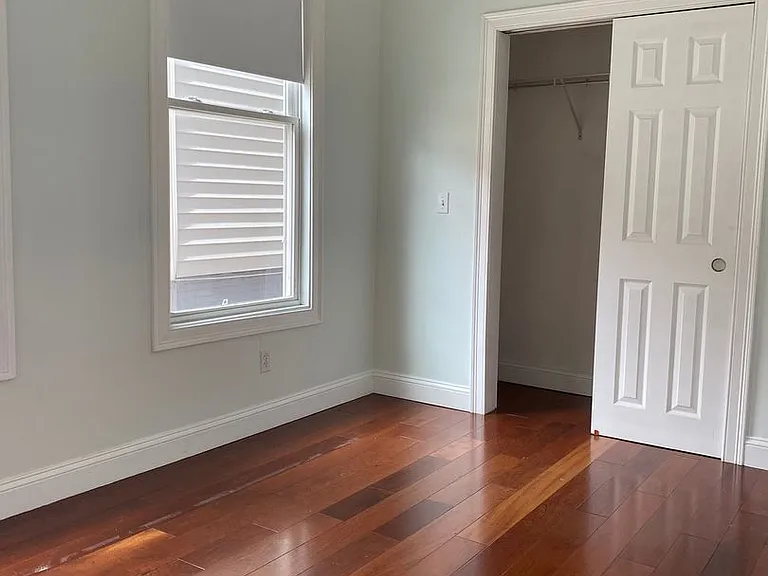 387-389 Angell St — Photo 14