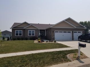 3843 15th St S, Moorhead, MN 56560