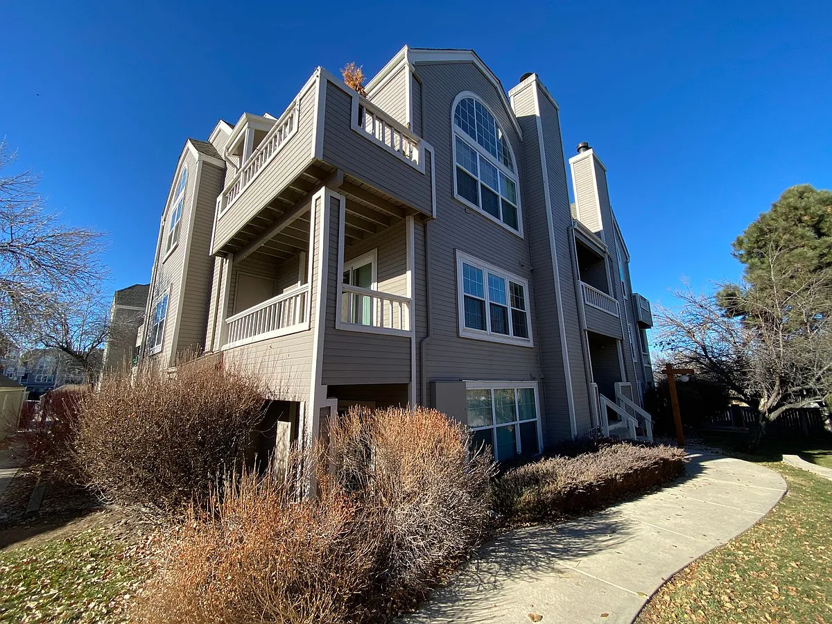 Building Photo - 5745 W Atlantic Pl #201