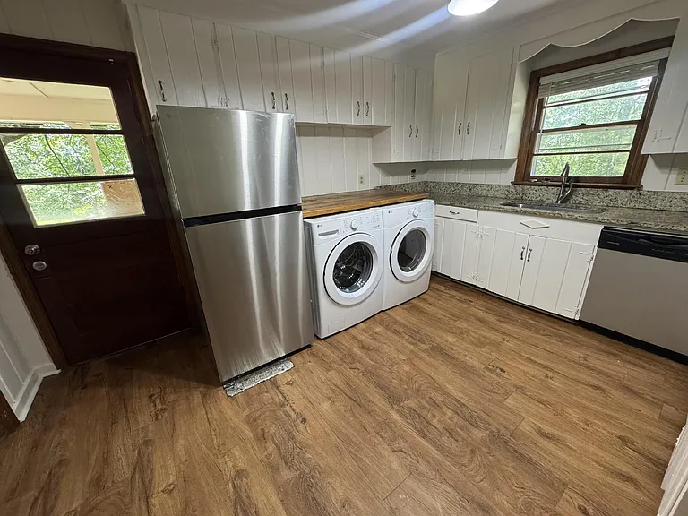 109 Park Ave — Photo 3