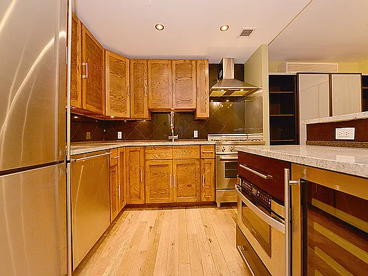 Sold by Cooper & Cooper Real Estate | media 18