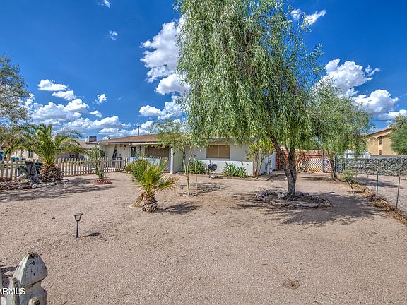 3rd image of 740 E DESERT Avenue