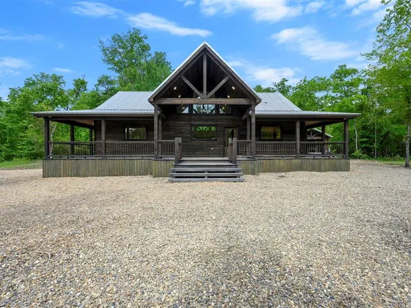 221 Red Holly Trl, Broken Bow, OK 74728