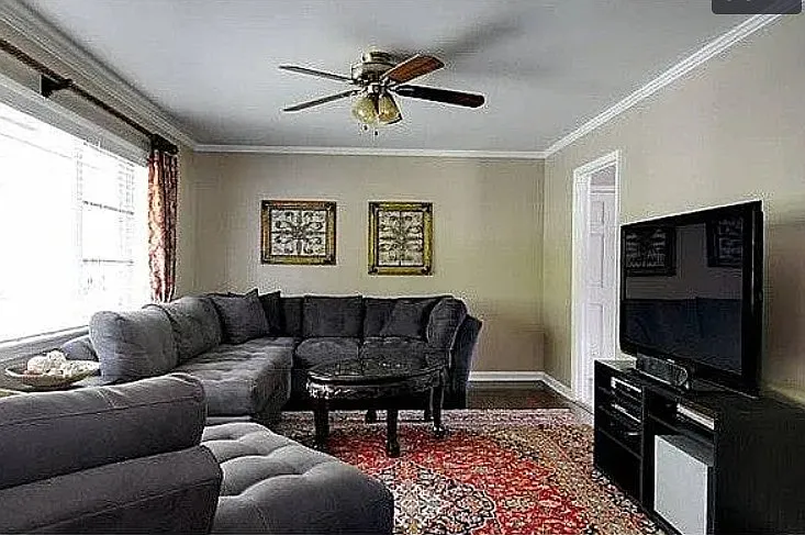 2342 Cortez Way — Photo 3