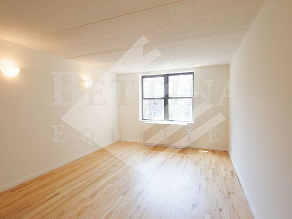 5th image of 94 E 4th St APT 401