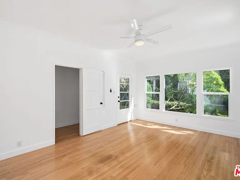 4526 Saint Elmo Dr — Photo 13