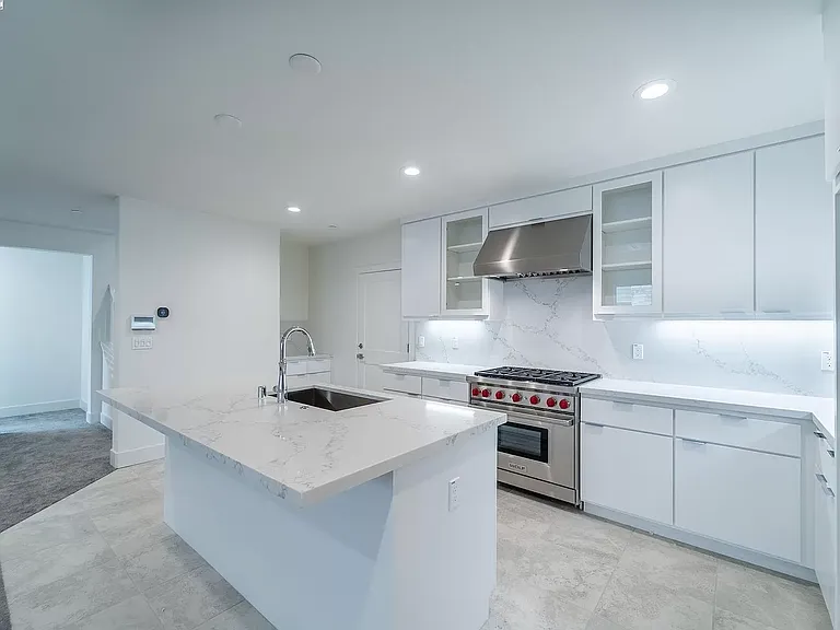 1107 Lorenzini Loop — Photo 3