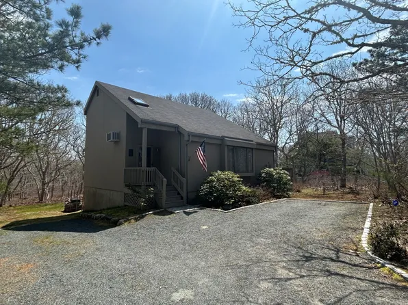 23 Edgewood Dr, Edgartown, MA 02539