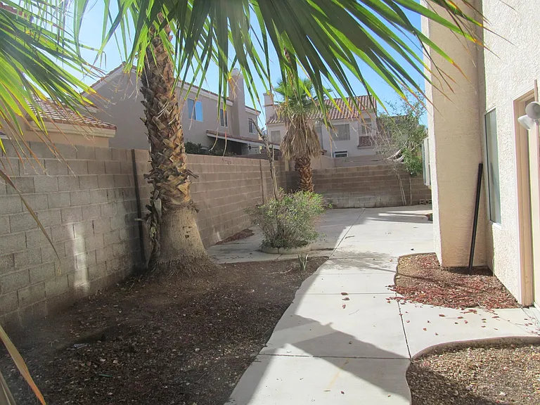 8701 Crescent Ridge Ln — Photo 23