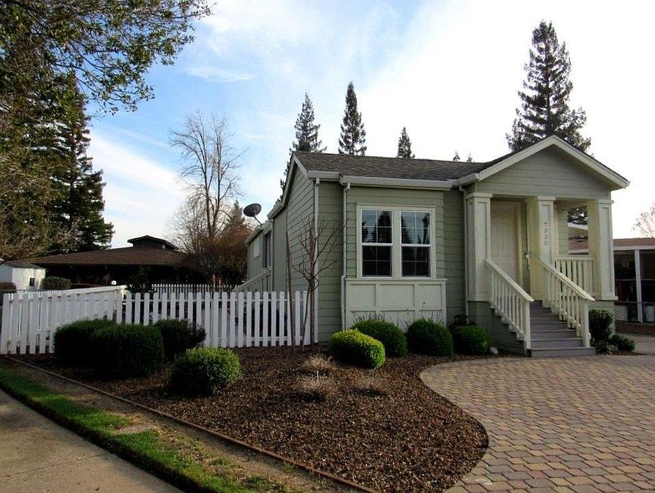 2nd image of 7320 Golden Cir