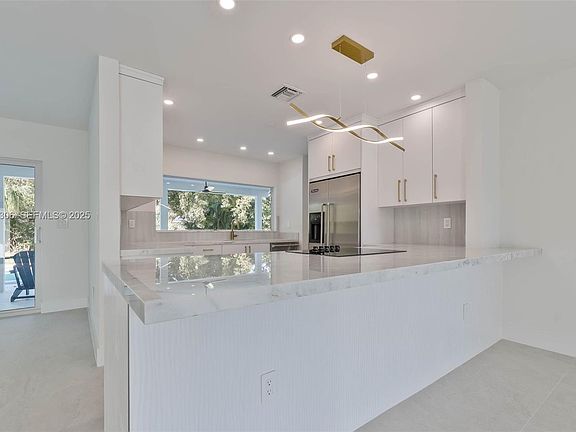 4th image of 14700 SW 83rd Pl