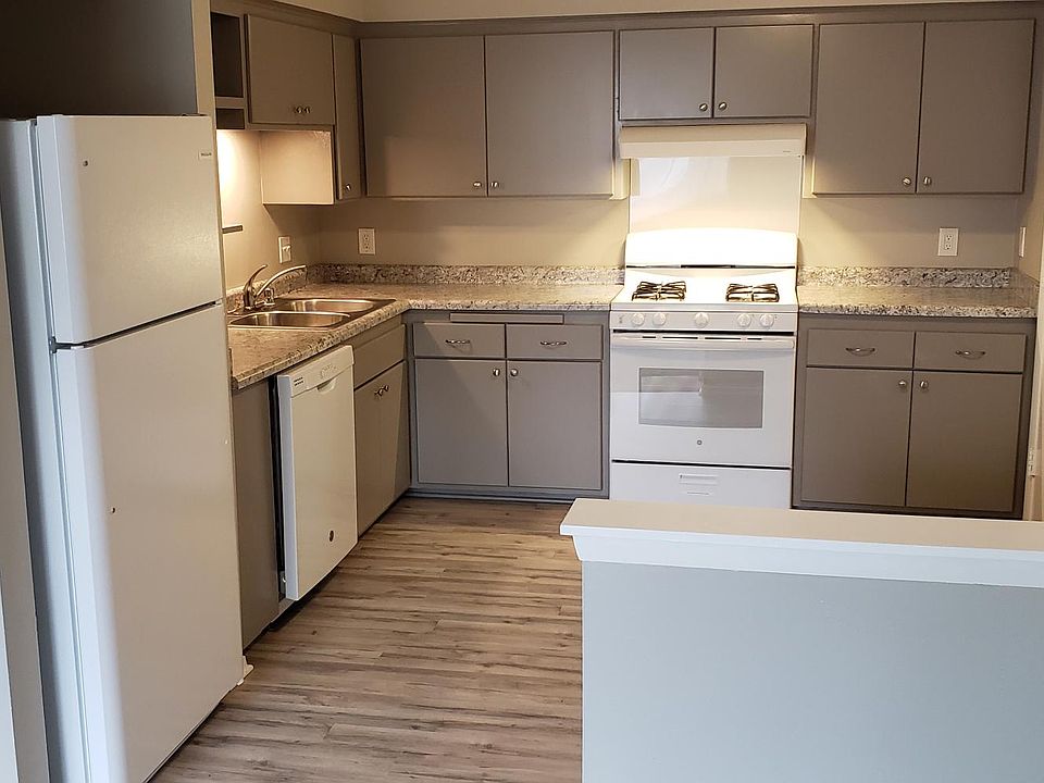 1st image of 1213 Woodridge Dr Unit 4