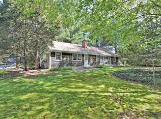 4 Pine Ln, Warren, RI 02885