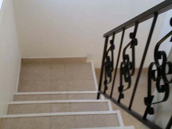 4th image of 861 SE 13th Ave APT 2