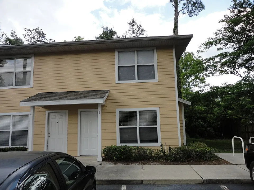 2636 SW 35th Pl #8