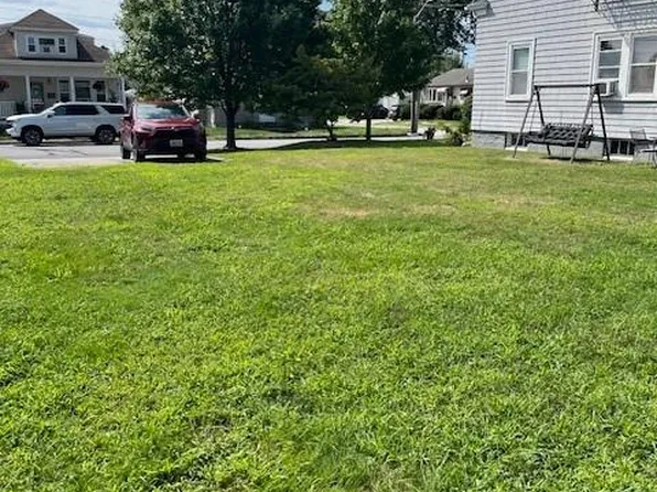 80 Packard St, Cranston, RI 02910