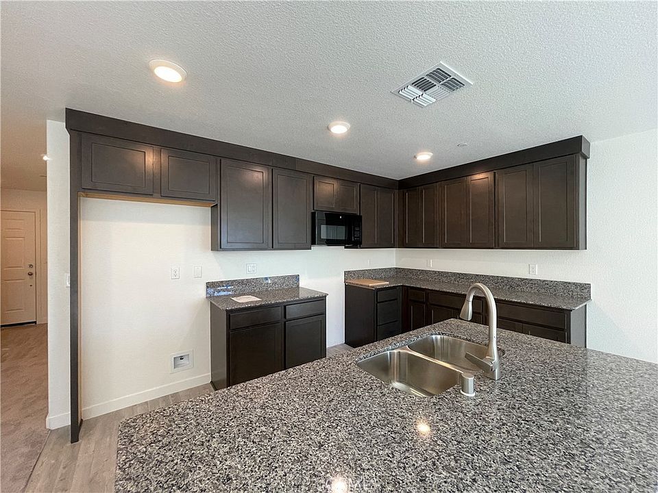 1st image of 786 Stone Ridge East Ave