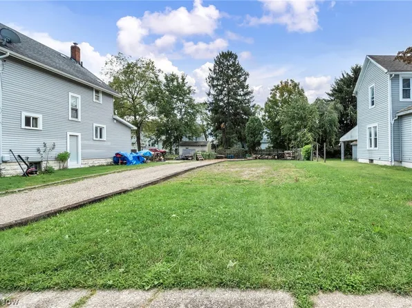 52 Norwood St, Barberton, OH 44203