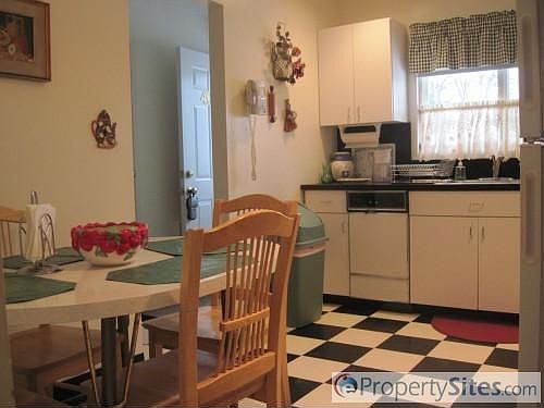 3rd image of 4040 Anne Dr