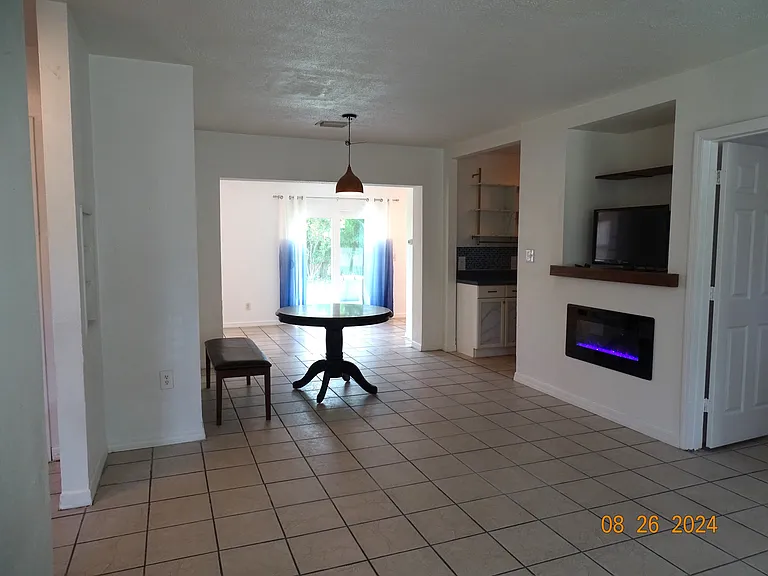 303 Georgetown Ave — Photo 25
