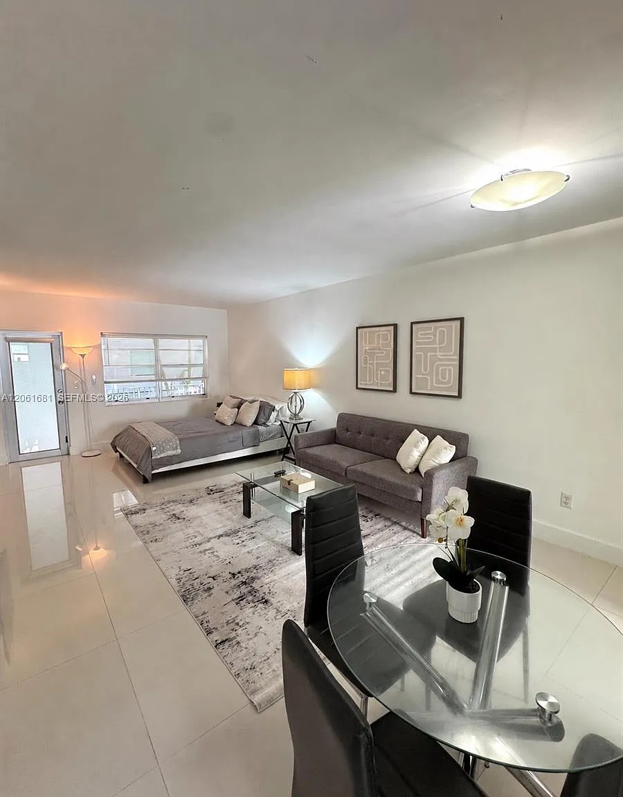 1604 Drexel Ave — Photo 3