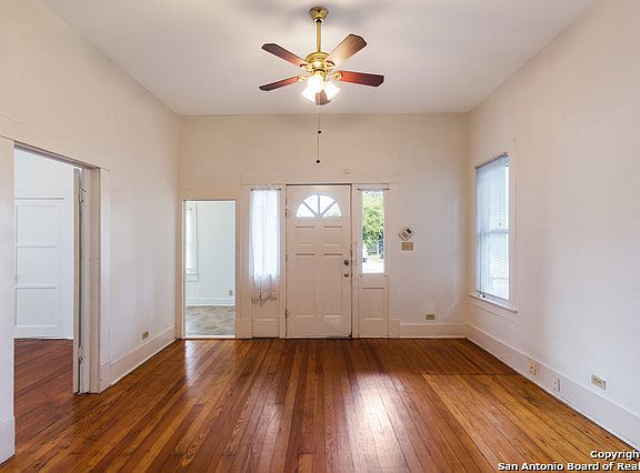 3rd image of 222 Carolina St