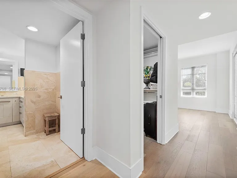 3540 Main Hwy #401 — Photo 12