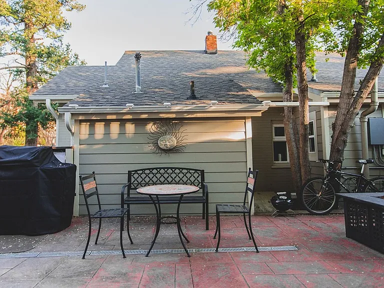 2401 Walnut St #4 — Photo 9