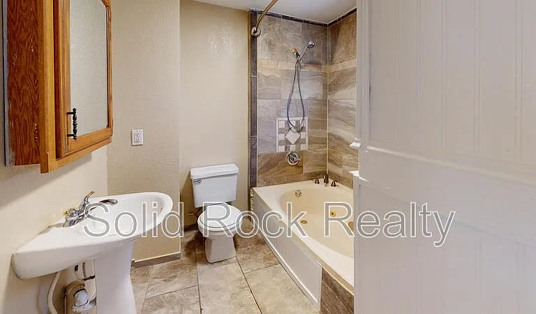 222 E Harrison St — Photo 6