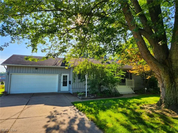 351 S Lake St, Amherst, OH 44001