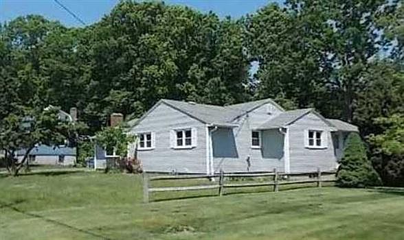 2nd image of 76 Jacqueline Dr