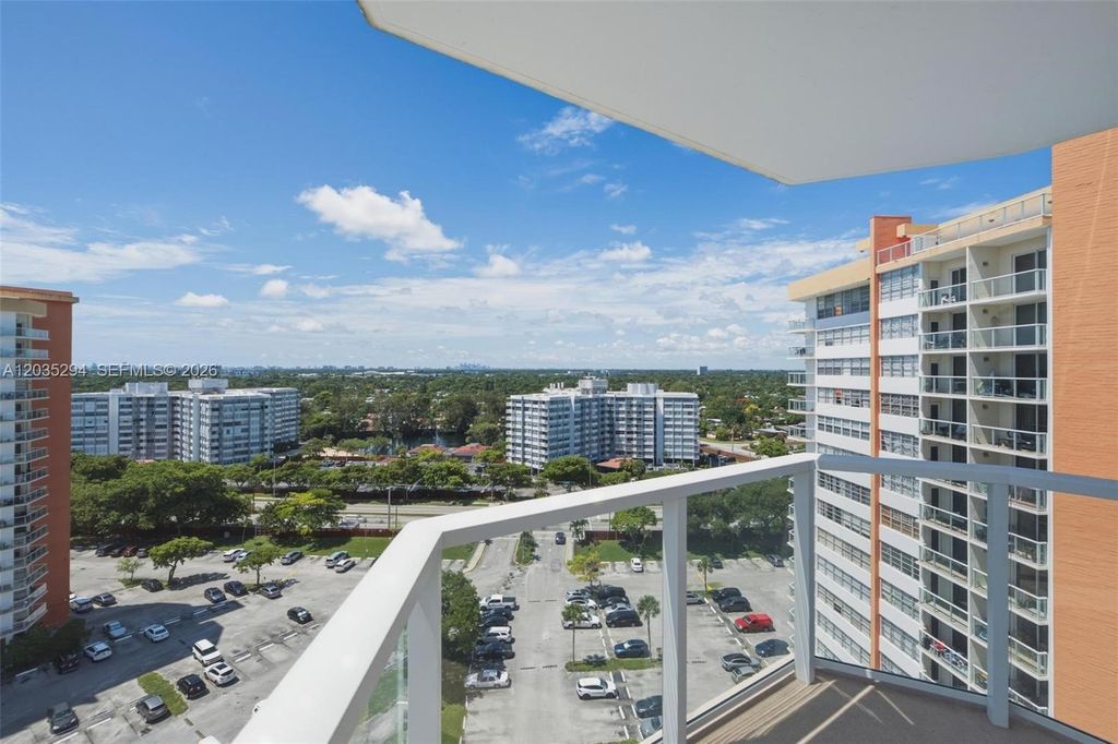 1301 Miami Gardens Dr APT 1515W, Miami, FL - View 4