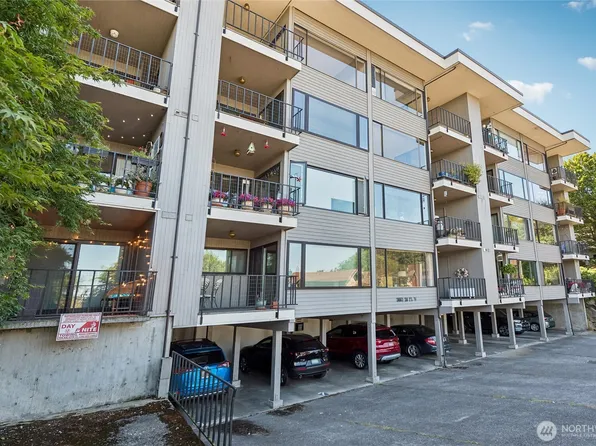 3661 24th Place W #107, Seattle, WA 98199