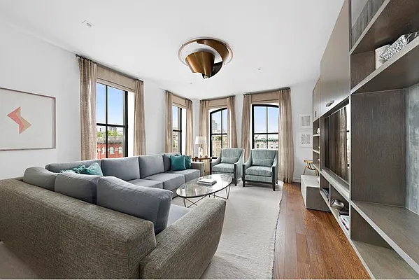 Rented by Liss Real Estate Group LLC | media 12