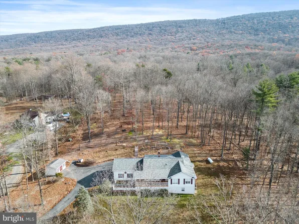 166 Tall Pines Ln, Berkeley Springs, WV 25411