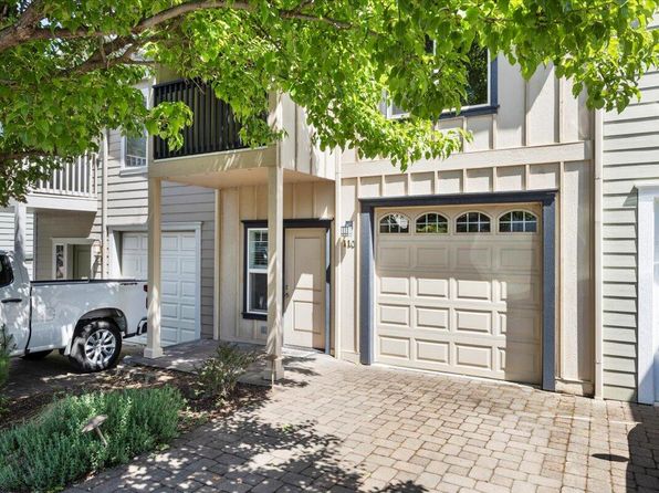 110 McCully Ln, Jacksonville, OR 97530